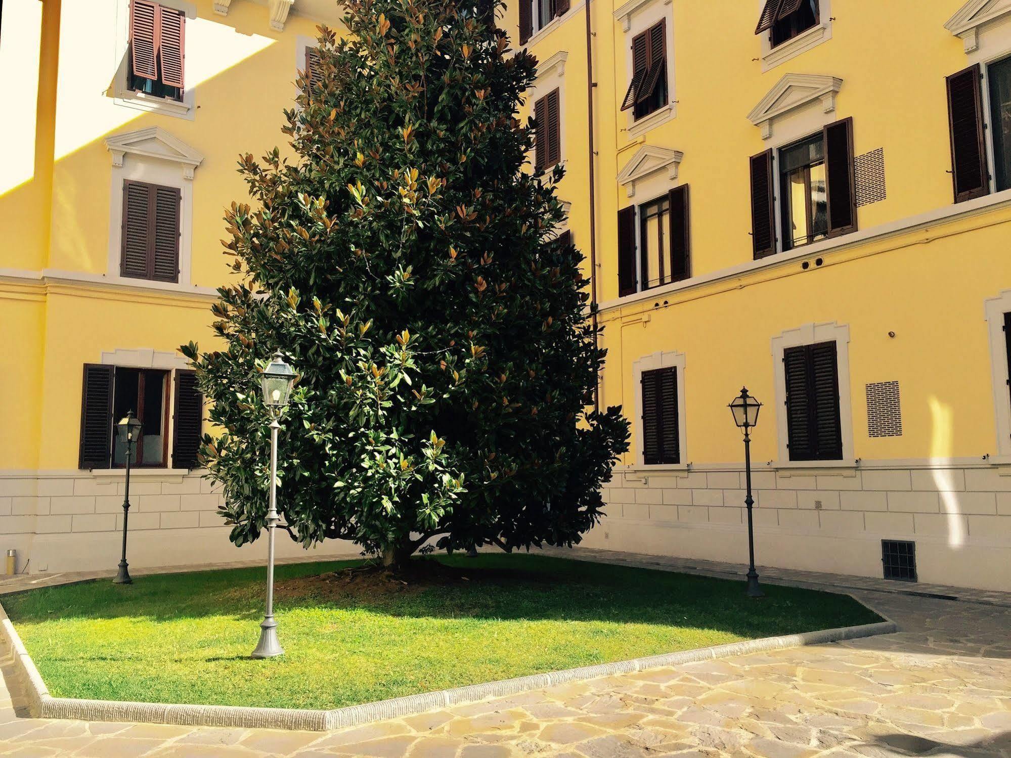 Residenza Johanna I Firenze Bagian luar foto